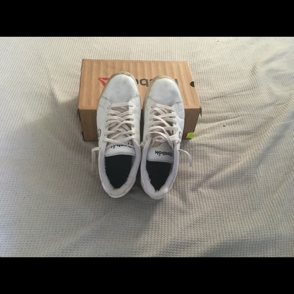Reebok white snickers